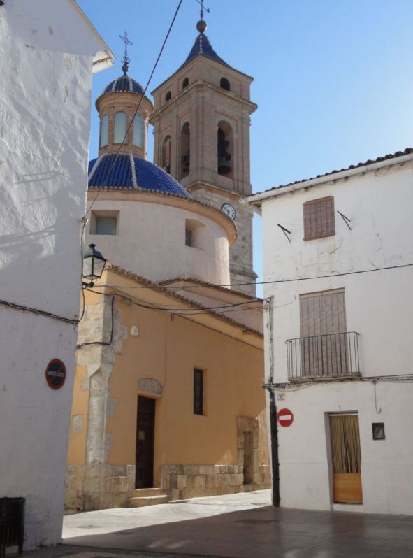 Requena. Iglesia Torre de El Salvador y cúpula del Sagrario.  Foto R.Puig
