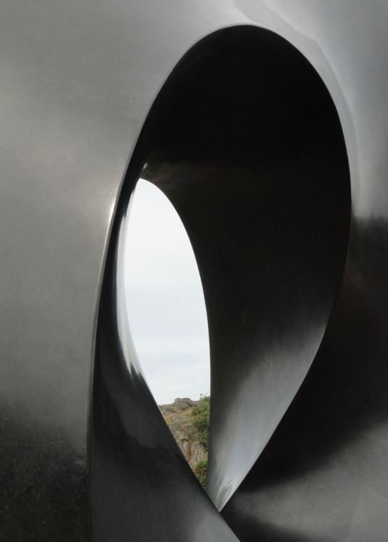 Aase Texmon Rygh. Noruega 2016. Anillo de Moebius. Gabro. Detalle. Pilane 2016. Foto R.Puig