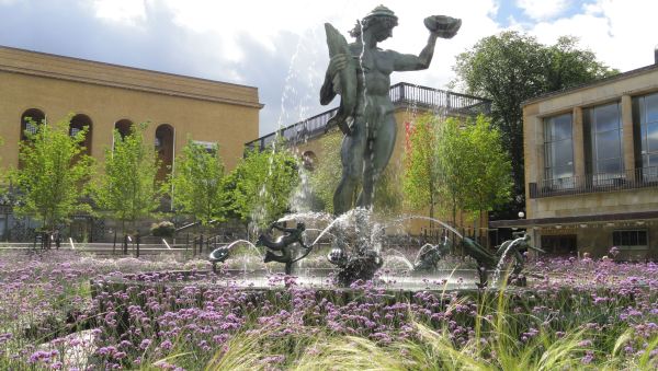 Poseidón en su jardin de verano. Foto R.Puig
