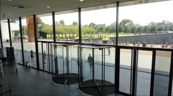 Entrada.  Museo de Arte Moderno. Amsterdam. Foto R.Puig