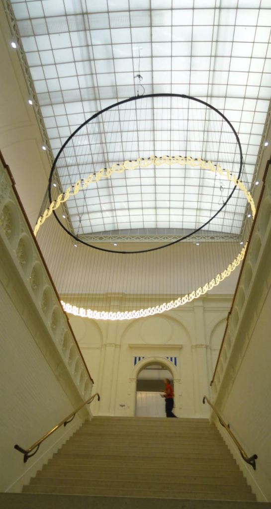 Escalera interior. Museo de Arte Moderno. Amsterdam. Foto R.Puig