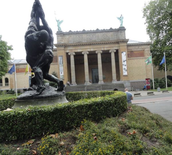 La entrada del Museo de Bellas Artes de Gante. Foto R.Puig
