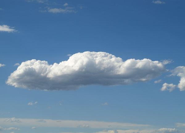 las buenas nubes que os dan seguridad... Foto R.Puig