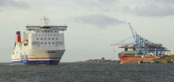 De Dinamarca ha llegado un barco. Foto R.Puig