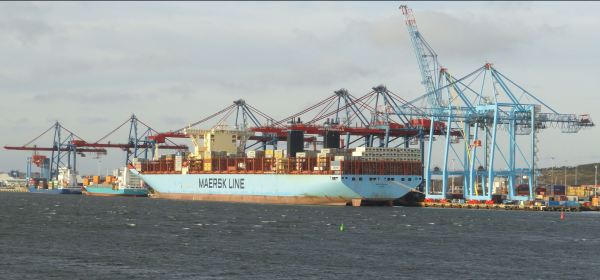 De la China ha llegado un barco. Foto R.Puig