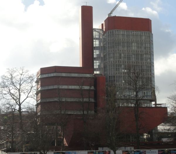 La torre de la Escuela de Ingeniería. Arquitectos James Stirling y James Gowan. Leicester.1963. Foto R.Puig