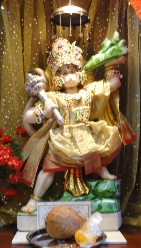 Ofrendas al Pandava Bhima. Leicester. Foto R.Puig