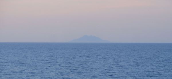 La isla de Montecristo al anochecer. Foto R.Puig