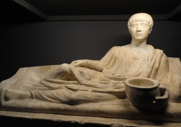 Monumento funerario de un liberto imperial. Siglo II. Foto R.Puig