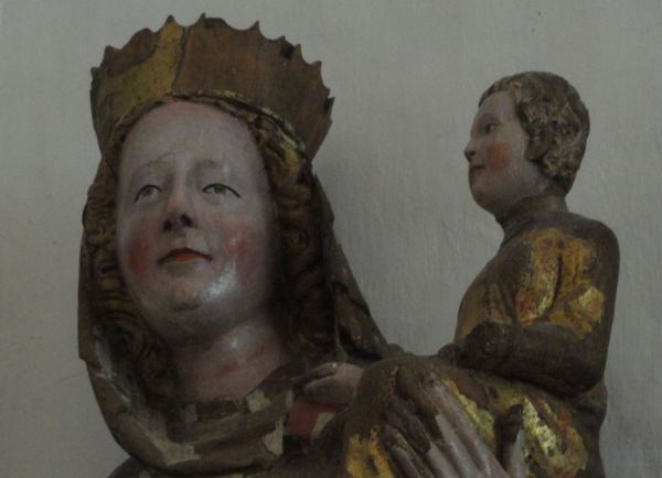 Iglesia de Veckholm. Virgen con el niño. Detalle Foto R.Puig