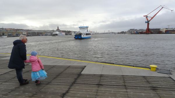 El abuelo explica. Foto R.Puig