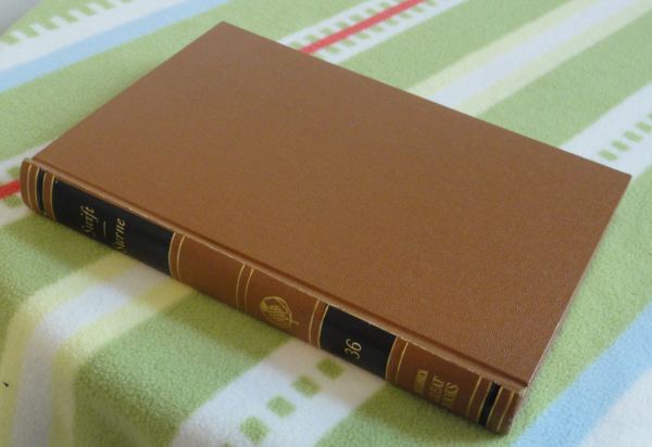 El libro aguarda. Foto R.Puig