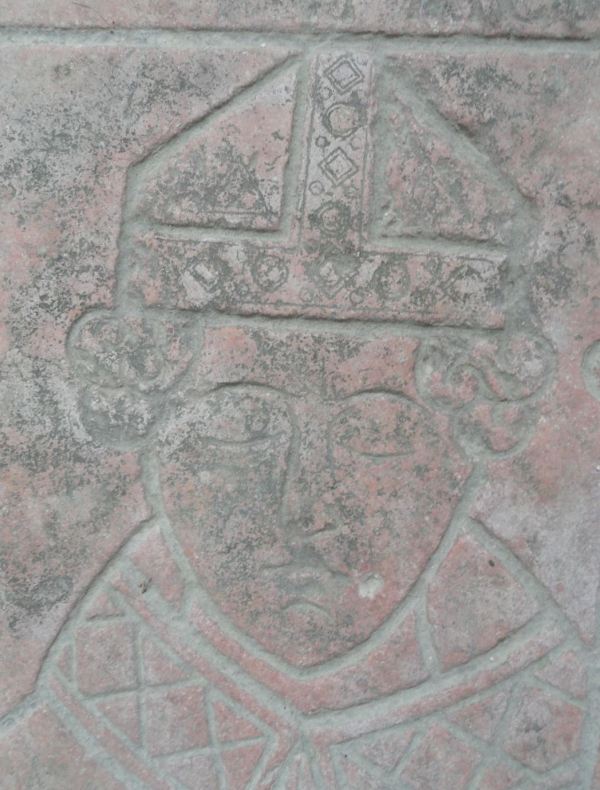 Detalle de la tumba del obispo inglés Ebrard de Norwich. Fontenay. Foto R.Puig