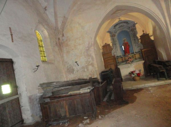 Interior devastado de Santa Gertrudis. Selongey. Foto R.Puig