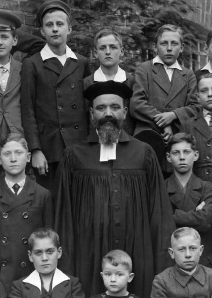 Hábitos de antaño. Crónicas del Helesponto