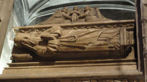 Levitante Ramon LLull. Foto R.Puig