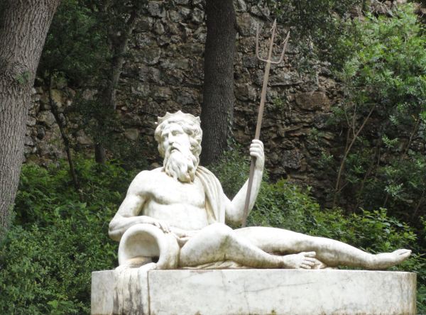 Neptuno en sus jardines. Fontefroide. Foto R.Puig