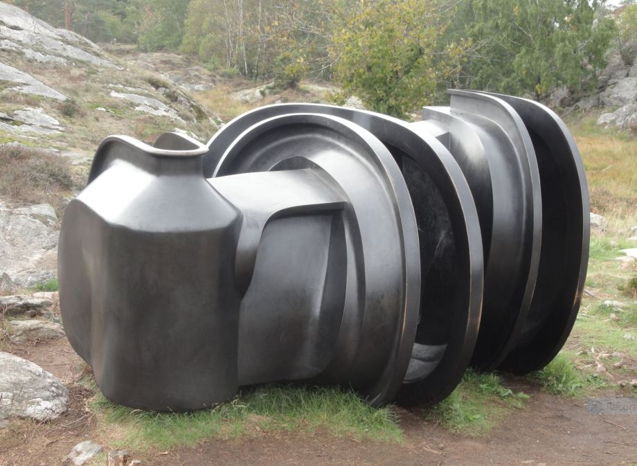 Un bloque. Bronce. Tony Cragg. Pilane 2018. Foto R.Puig