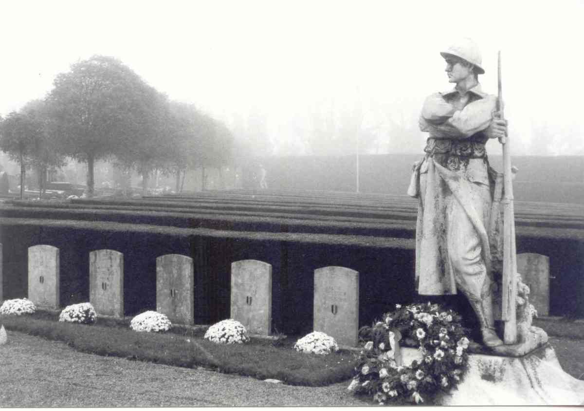 Lo que dejan las guerras. Cementerio de Ixelles. Bruselas. Foto R.Puig