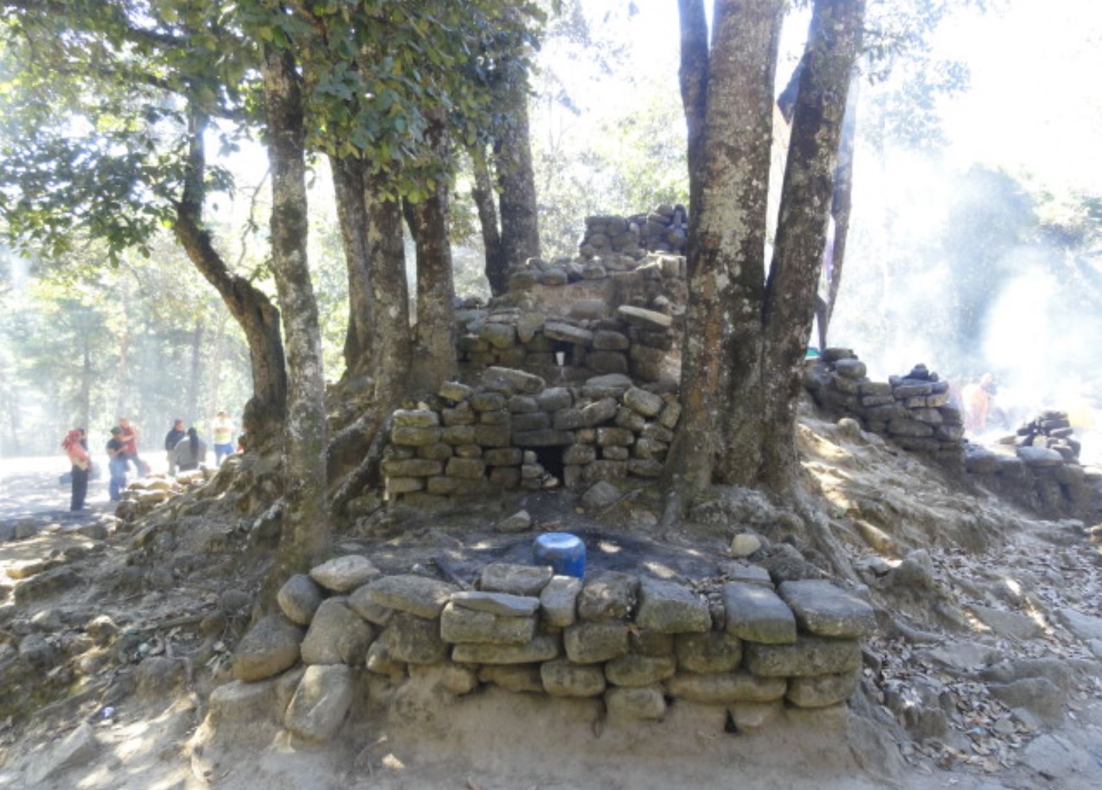 Túmulo de ofrendas. Iximche. Guatemala. Foto R.Puig