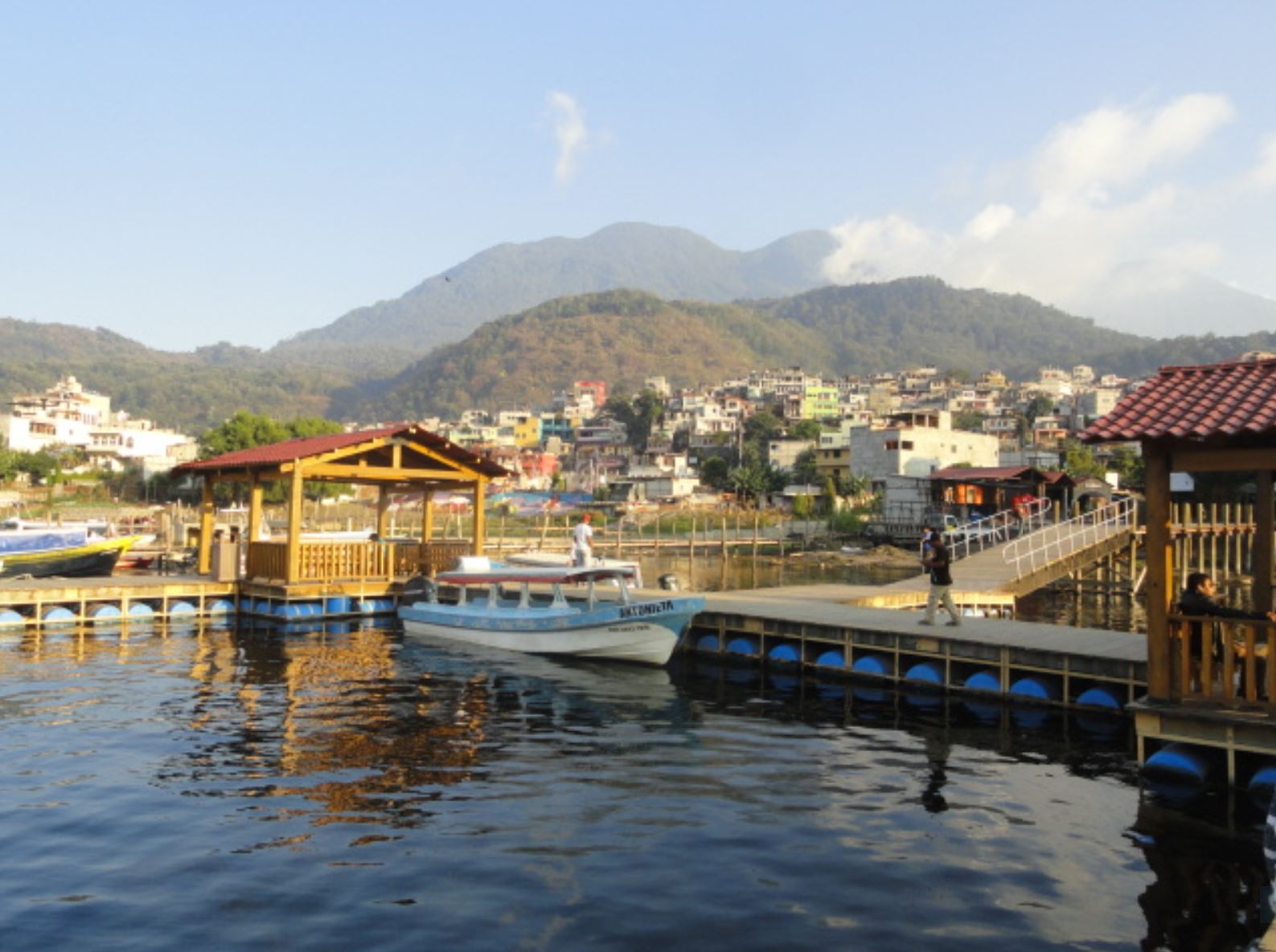 En el embarcadero de Santiago Atitlán. Foto R.Puig