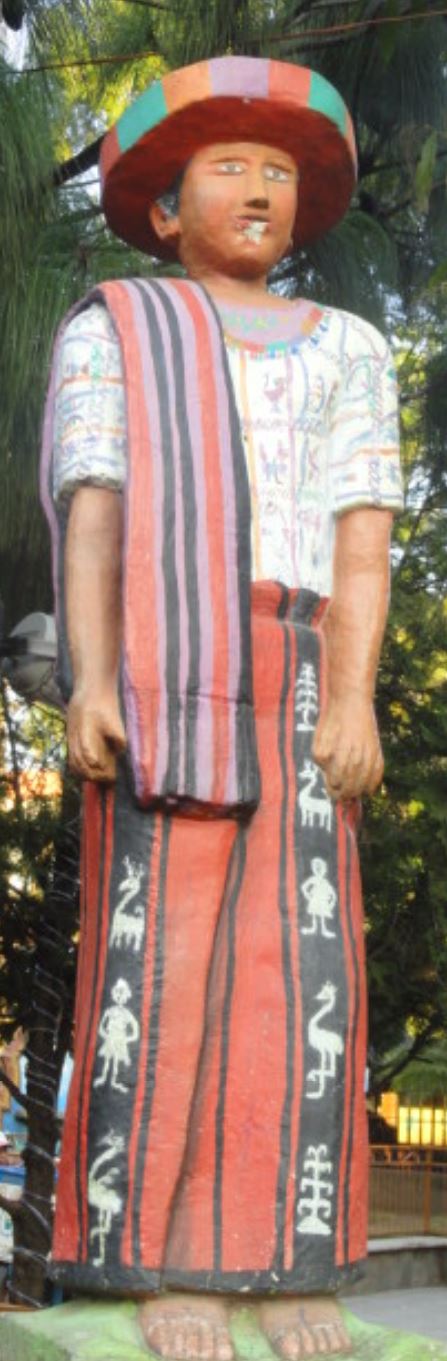 En el parque de Santiago Atitlán. Foto R.Puig