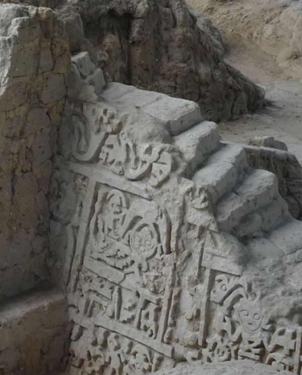 Escena de los sacrificios. Huaca Las balsas. Túcume. Foto R.Puig