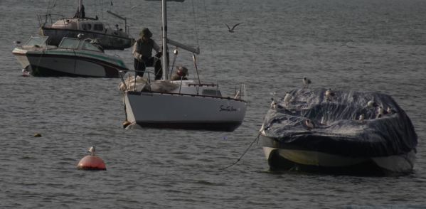 Recogiendo los bártulos en el Santa Ana. Foto R.Puig