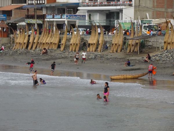 Caballitos de totora. Huanchaco. Foto R.Puig