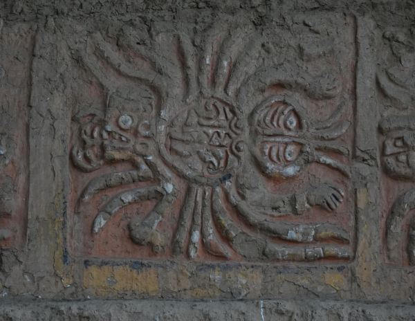 La araña degolladora. Huaca de la Luna. Foto R.Puig
