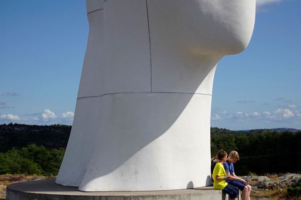 Anna (Jaume Plensa 2016) y las señales del tiempo. Foto R.Puig