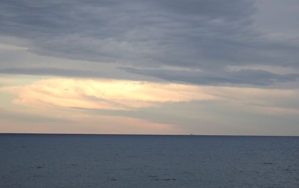 Cuando el cielo tiende su manto... Foto R.Puig