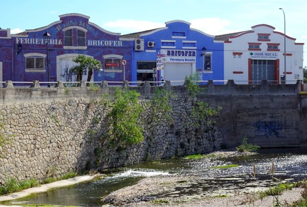 Sobre la cascada. Els Poblets. Foto R.Puig