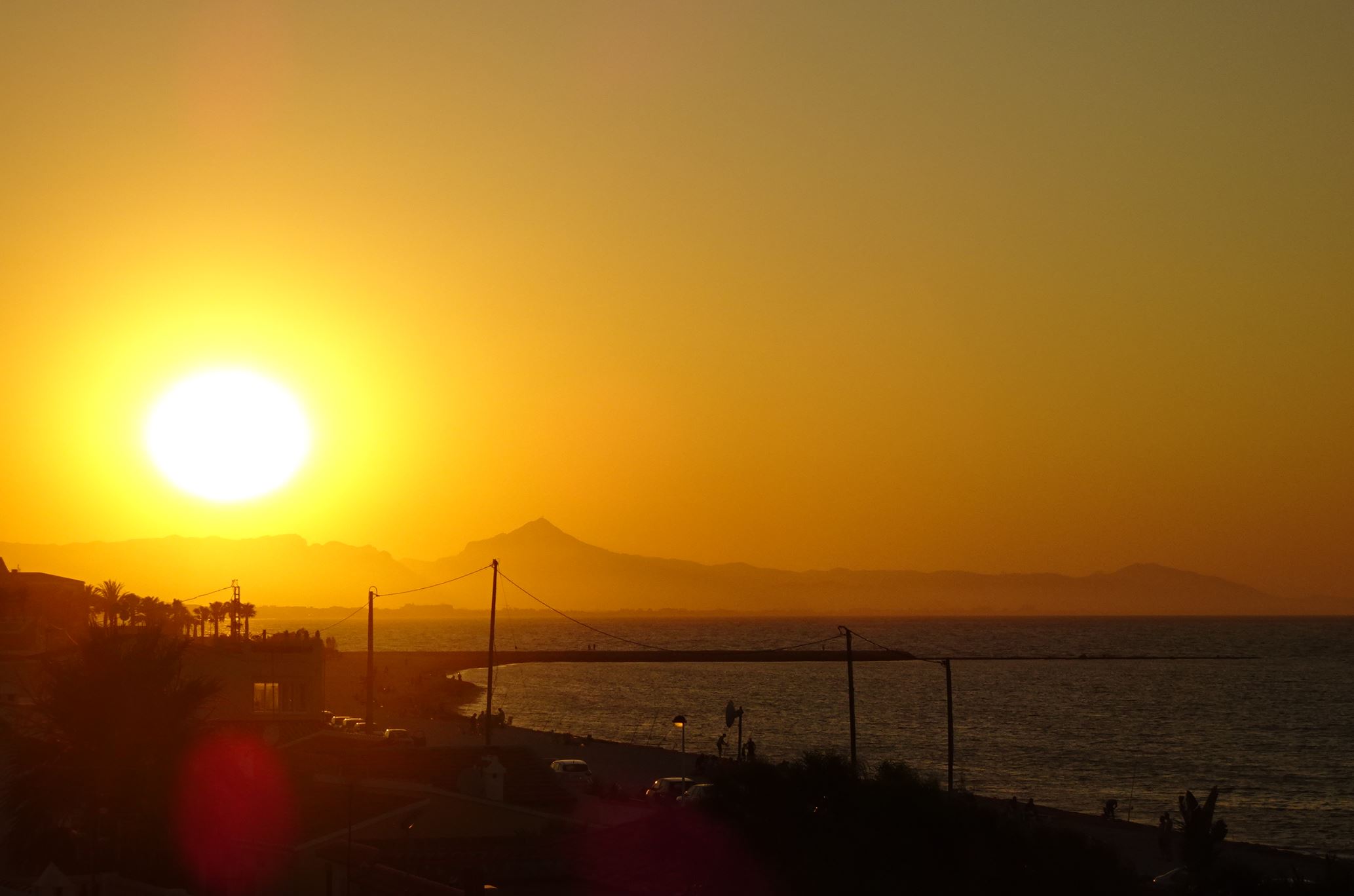 A la puesta del sol. Foto R.Puig