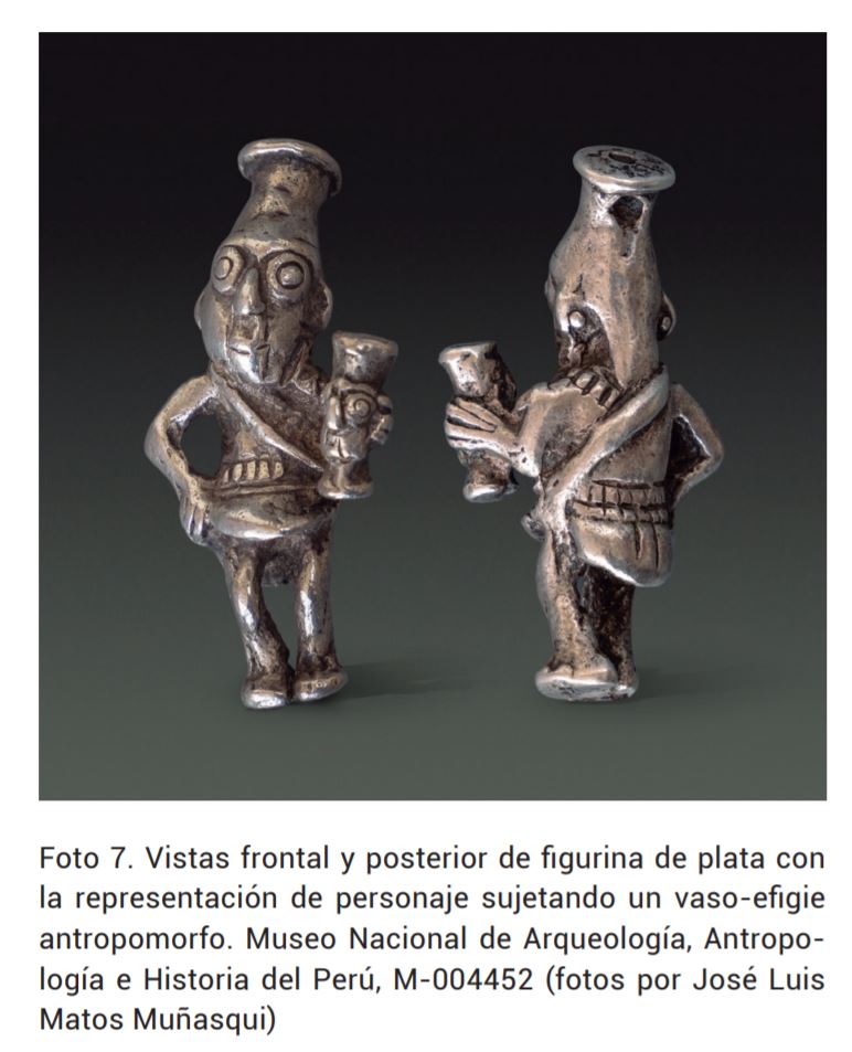 Personajes sujetando vasos antopomorfos